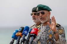 دریادار سیاری: با نوسازی و بهسازی تجهیزات دفاعی باید خود را برای آینده آماده کنیم